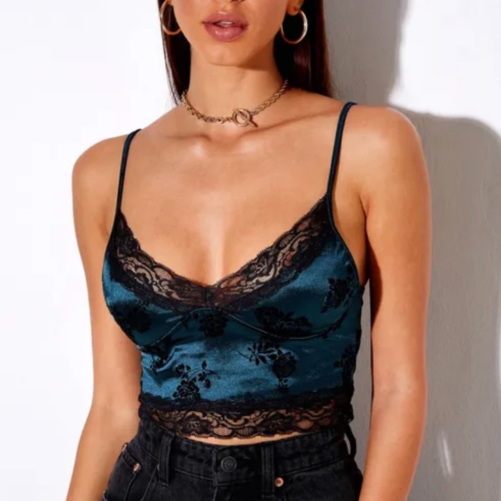 2 BRALETTES Green & Black Velvet Lace AND a Black Floral Mesh, both XS - Picture 7 of 11